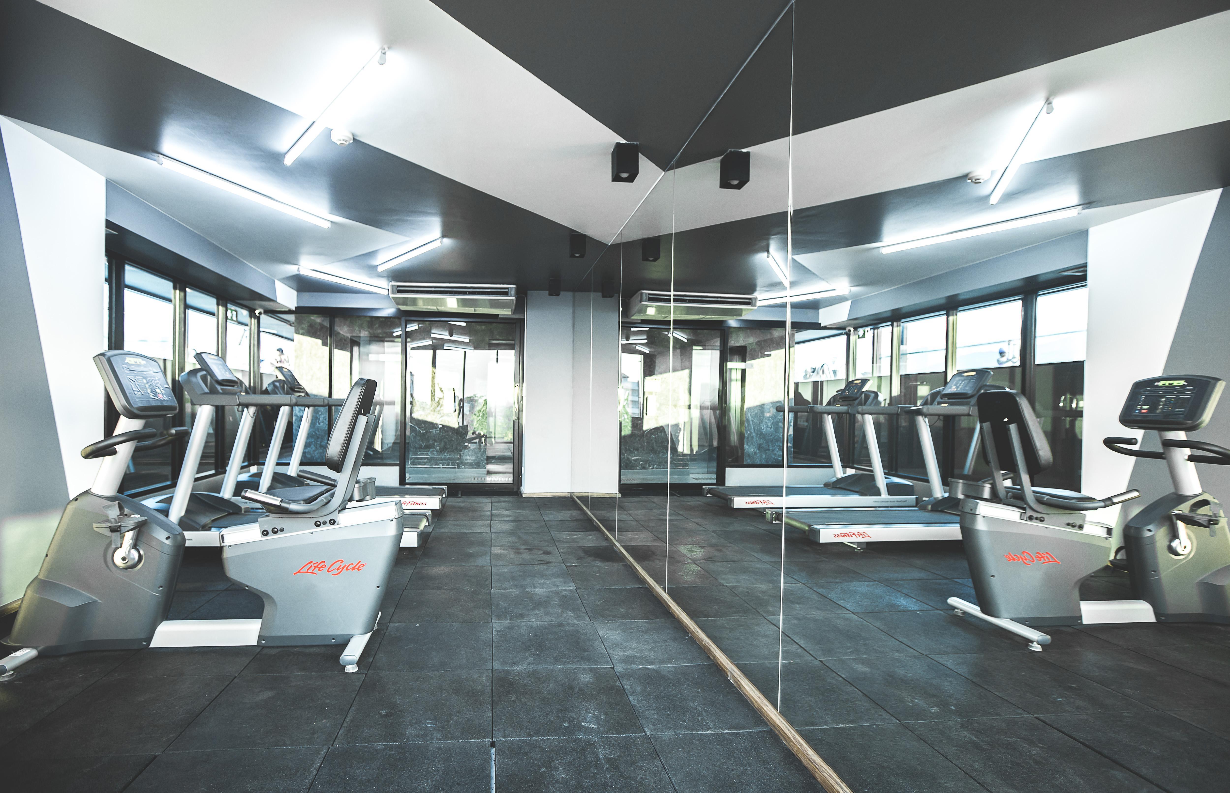 Art Mai Gallery Nimman Hotel Чиангмай Екстериор снимка The gym at the hotel