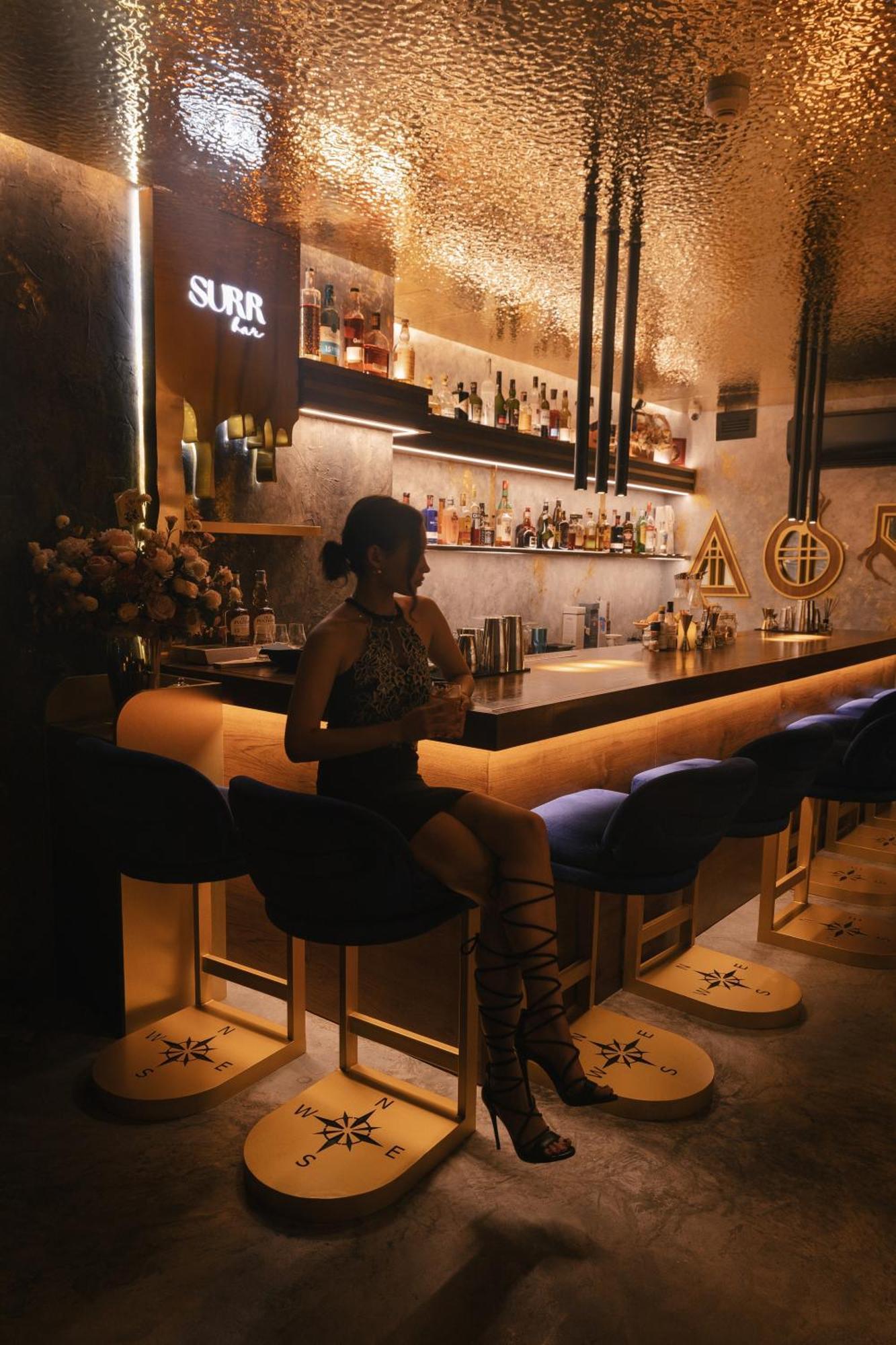 Art Mai Gallery Nimman Hotel Чиангмай Екстериор снимка The bar at the London Edition