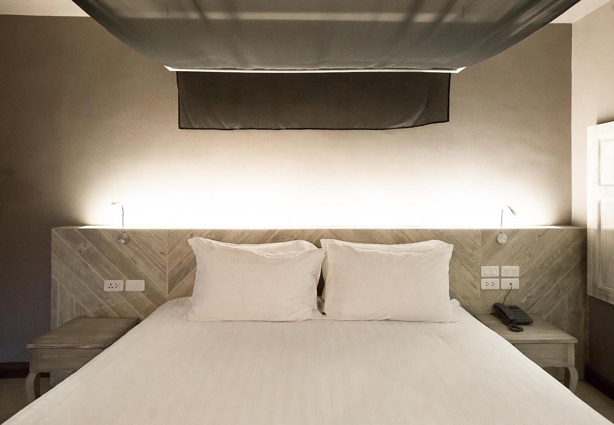 Art Mai Gallery Nimman Hotel Чиангмай Екстериор снимка A bed